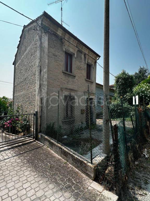 casa indipendente in vendita a Colli al Metauro in zona Calcinelli
