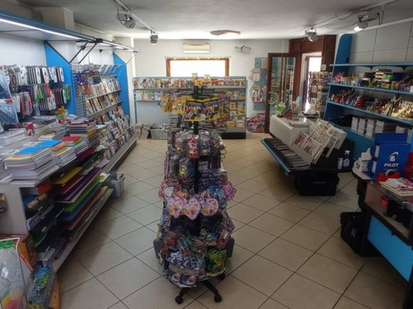 negozio in vendita a Colli al Metauro in zona Calcinelli