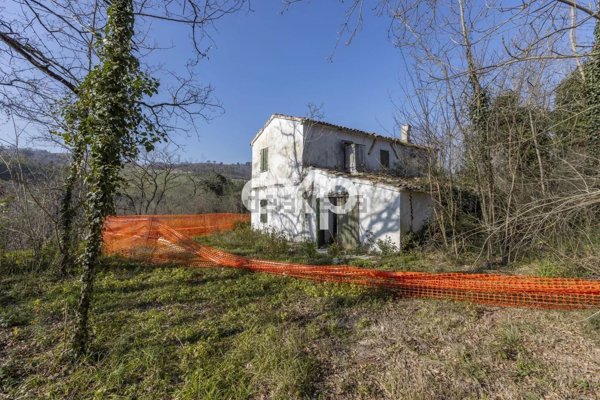casale in vendita a Colli al Metauro in zona Bargni