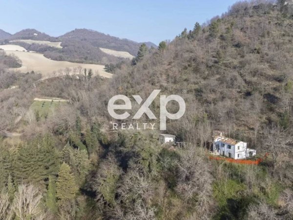 casa indipendente in vendita a Colli al Metauro in zona Bargni