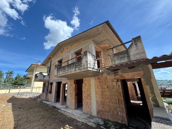 casa indipendente in vendita a Colli al Metauro in zona Serrungarina