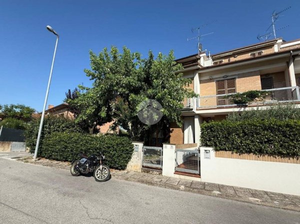 casa indipendente in vendita a Colli al Metauro in zona Calcinelli