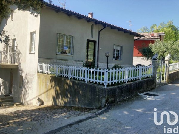 casa indipendente in vendita a Colli al Metauro