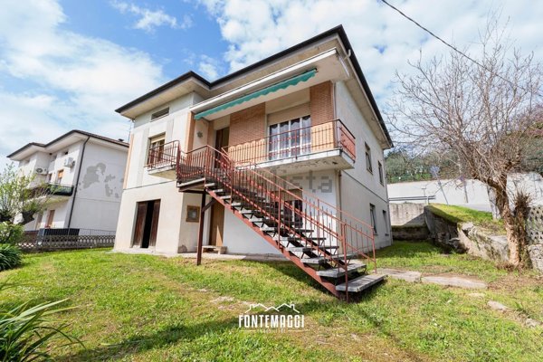 casa indipendente in vendita a Colli al Metauro in zona Calcinelli
