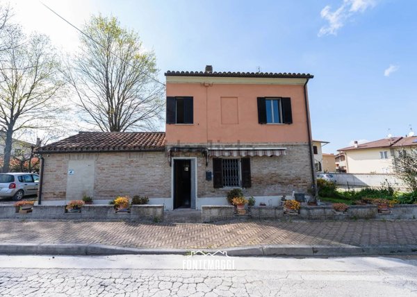 casa indipendente in vendita a Colli al Metauro in zona Villanova