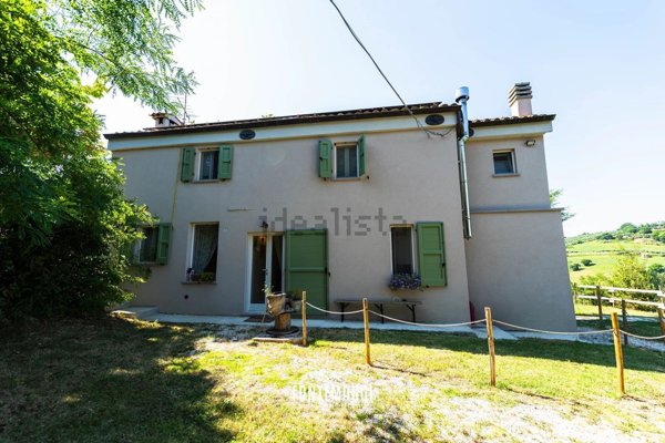 casa indipendente in vendita a Colli al Metauro in zona Serrungarina