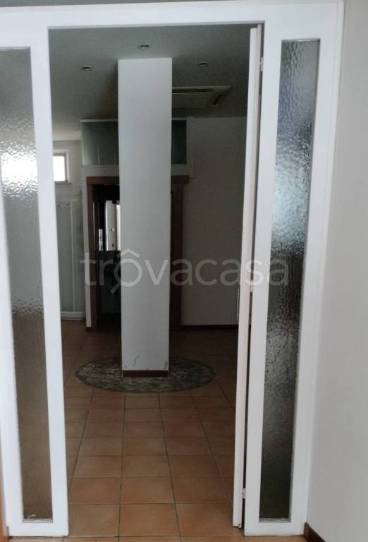 negozio in vendita a Colli al Metauro in zona Tavernelle