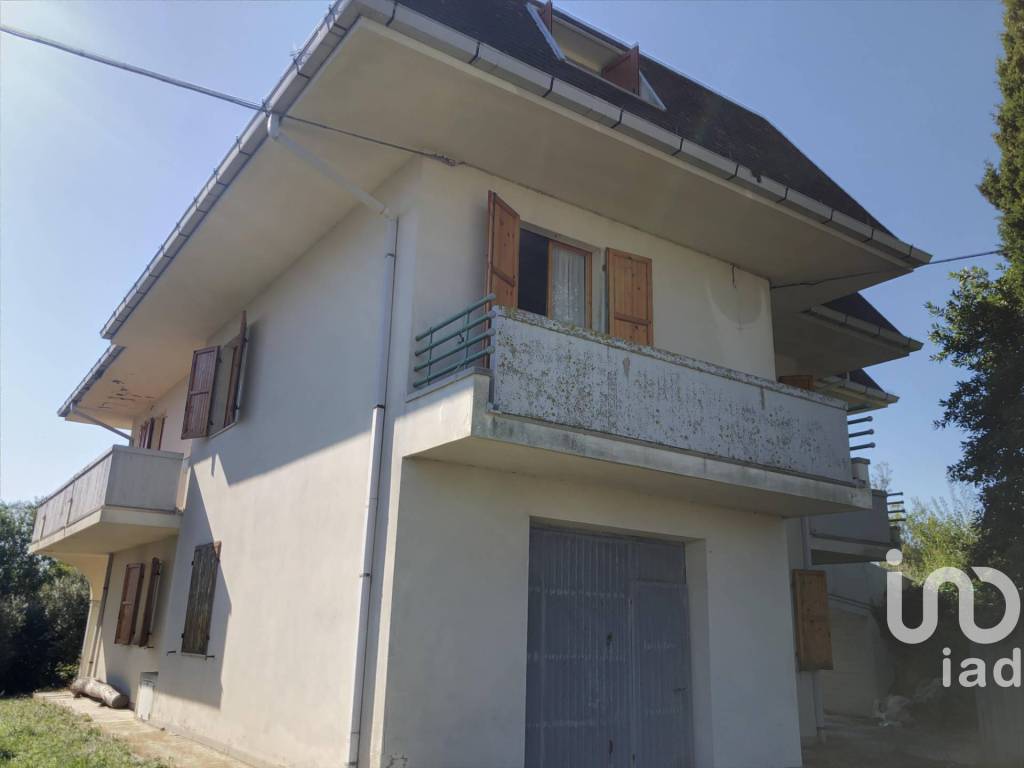 casa indipendente in vendita a Colli al Metauro