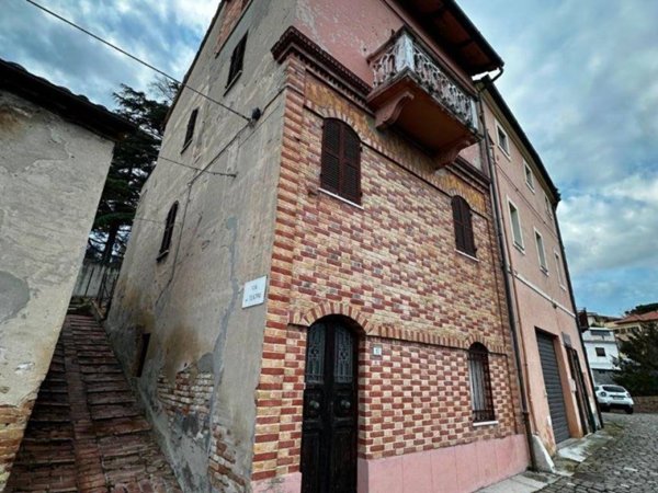 casa indipendente in vendita a Colli al Metauro in zona Saltara