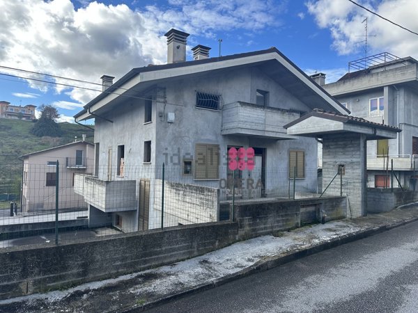 casa indipendente in vendita a Colli al Metauro