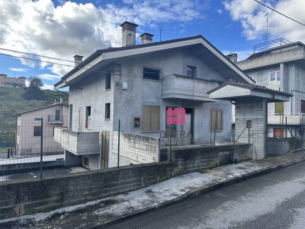 casa indipendente in vendita a Colli al Metauro