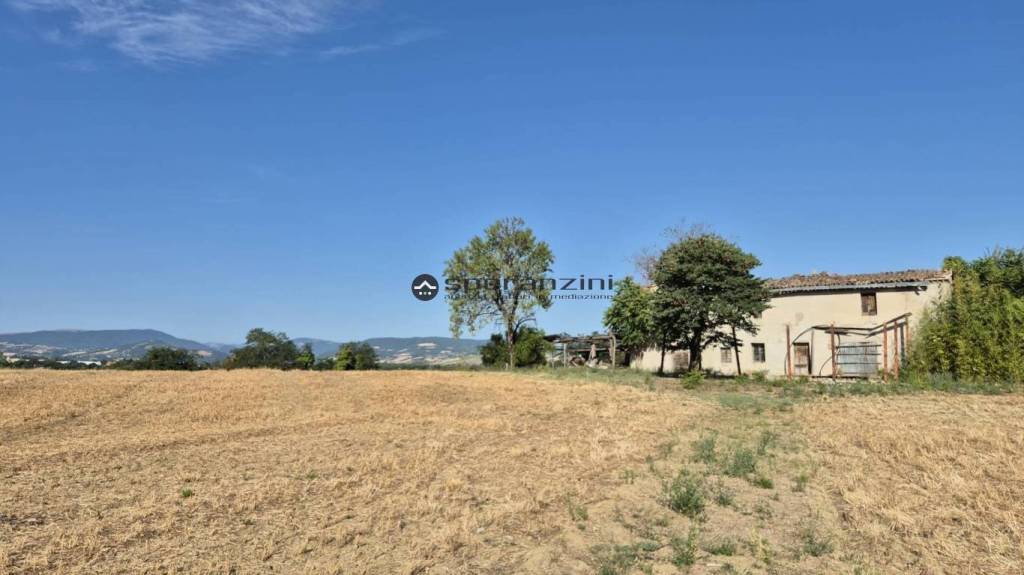 casa indipendente in vendita a Colli al Metauro in zona San Liberio