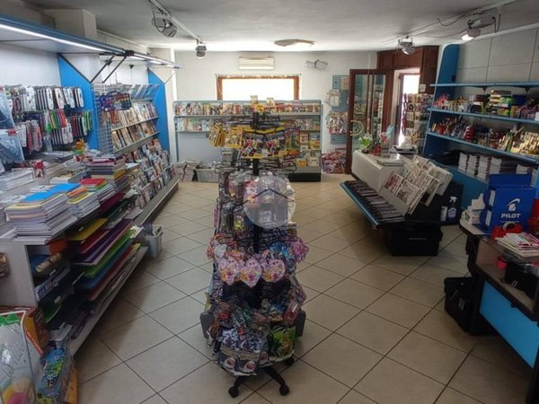 negozio in vendita a Colli al Metauro in zona Calcinelli
