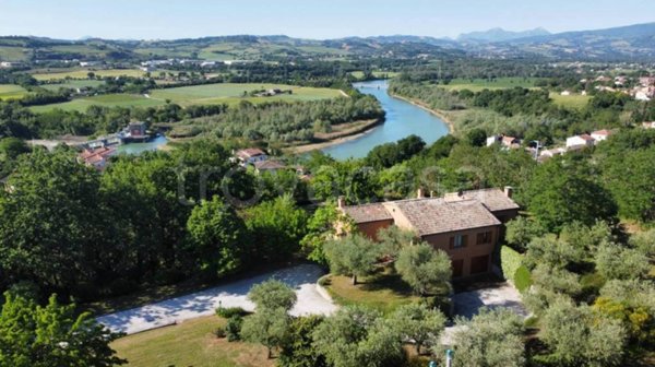 casa indipendente in vendita a Colli al Metauro in zona Tavernelle
