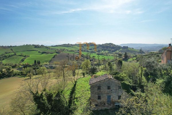 casa indipendente in vendita a Colli al Metauro in zona Montemaggiore al Metauro