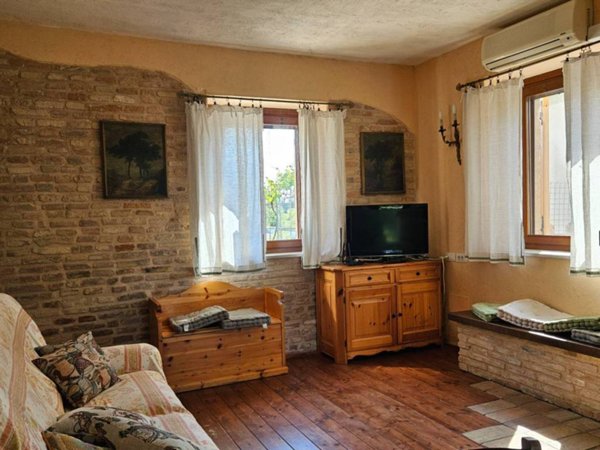 casa indipendente in vendita a Colli al Metauro in zona Villanova