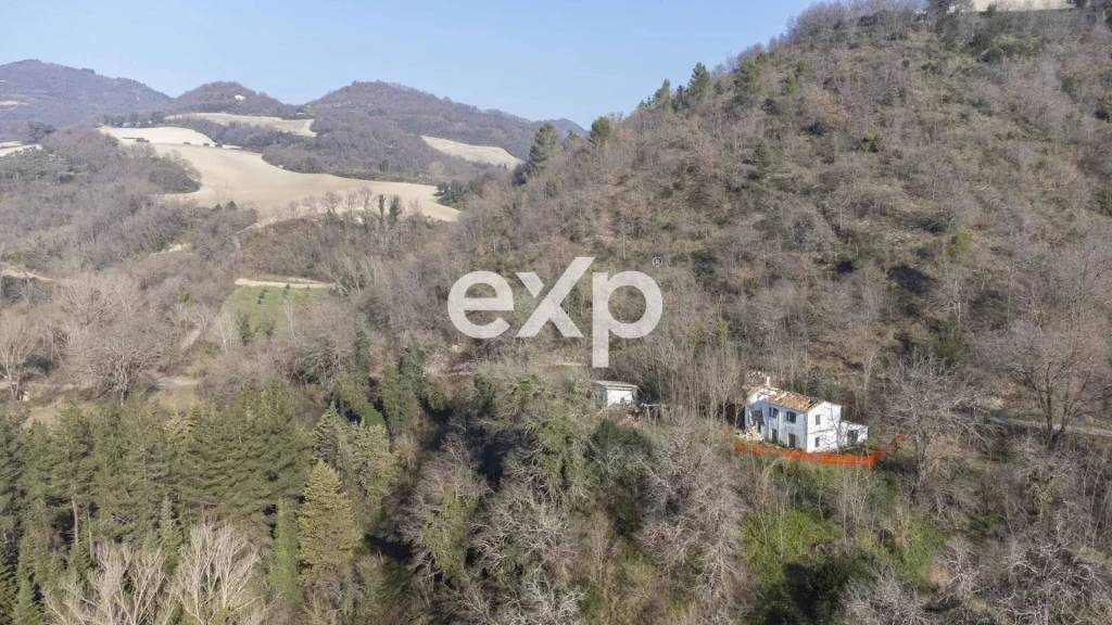 casa indipendente in vendita a Colli al Metauro in zona Bargni