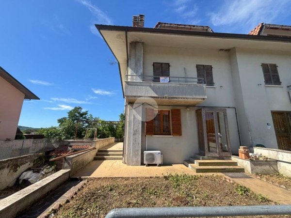 casa indipendente in vendita a Colli al Metauro in zona Calcinelli