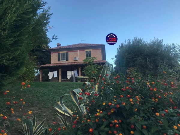 casa indipendente in vendita a Colli al Metauro in zona Pozzuolo