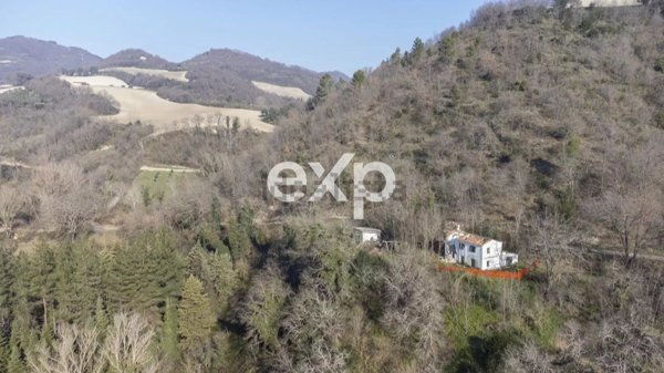 casa indipendente in vendita a Colli al Metauro in zona Bargni