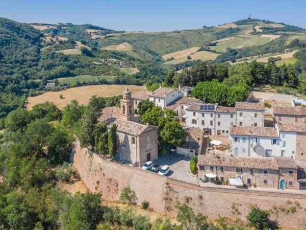 casa indipendente in vendita a Colli al Metauro in zona Pozzuolo