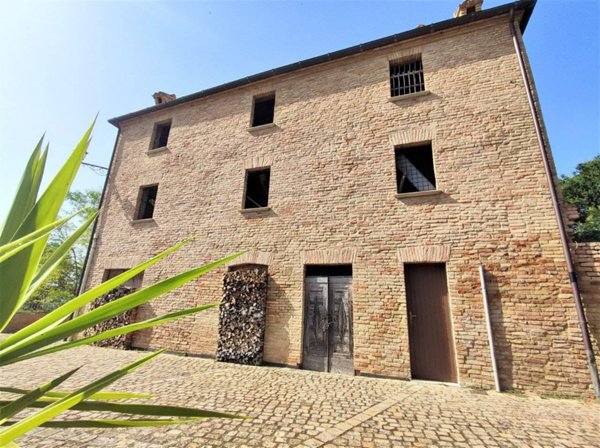 casa indipendente in vendita a Terre Roveresche in zona San Giorgio di Pesaro