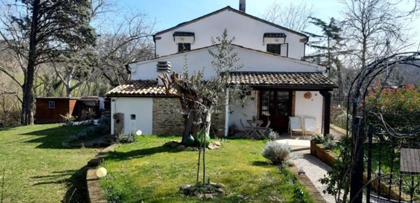 villa in vendita a Terre Roveresche in zona Barchi