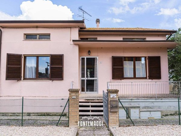 casa indipendente in vendita a Terre Roveresche