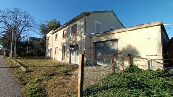 casa indipendente in affitto a Terre Roveresche in zona Villa del Monte