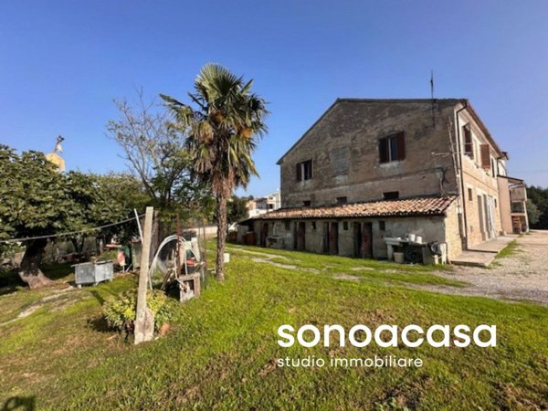 casa indipendente in vendita a Terre Roveresche in zona Orciano di Pesaro