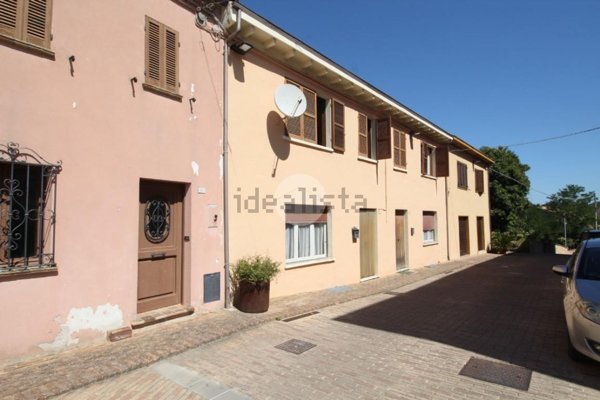 appartamento in vendita a Terre Roveresche in zona Montebello