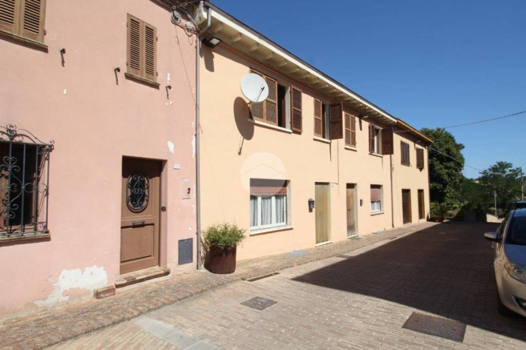 casa indipendente in vendita a Terre Roveresche in zona Montebello