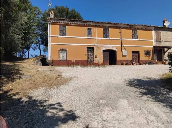 casa indipendente in vendita a Terre Roveresche in zona Vergineto