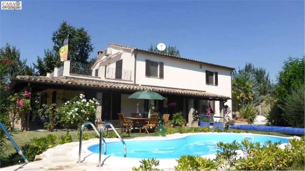 casa indipendente in vendita a Terre Roveresche in zona Barchi