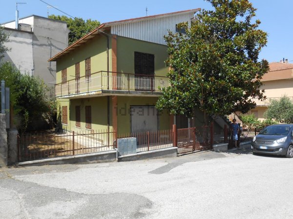casa indipendente in vendita a Terre Roveresche