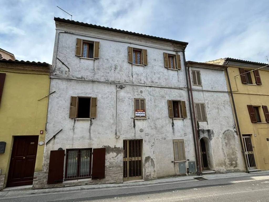 appartamento in vendita a Terre Roveresche in zona Barchi