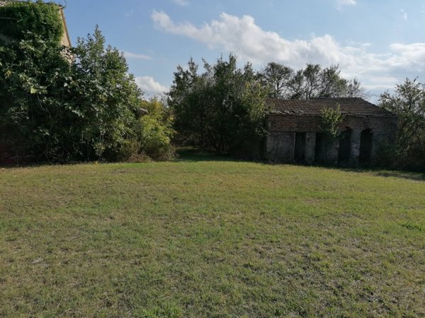 casa indipendente in vendita a Terre Roveresche in zona San Giorgio di Pesaro