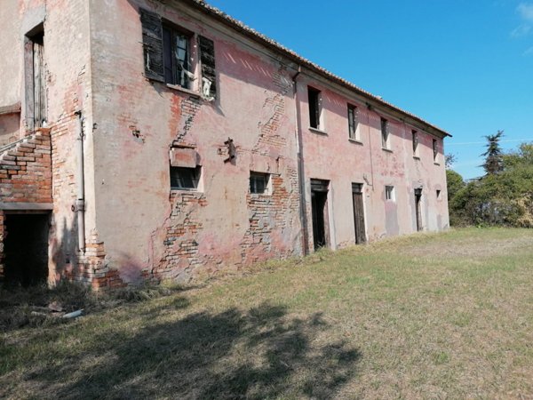 casa indipendente in vendita a Terre Roveresche in zona San Giorgio di Pesaro