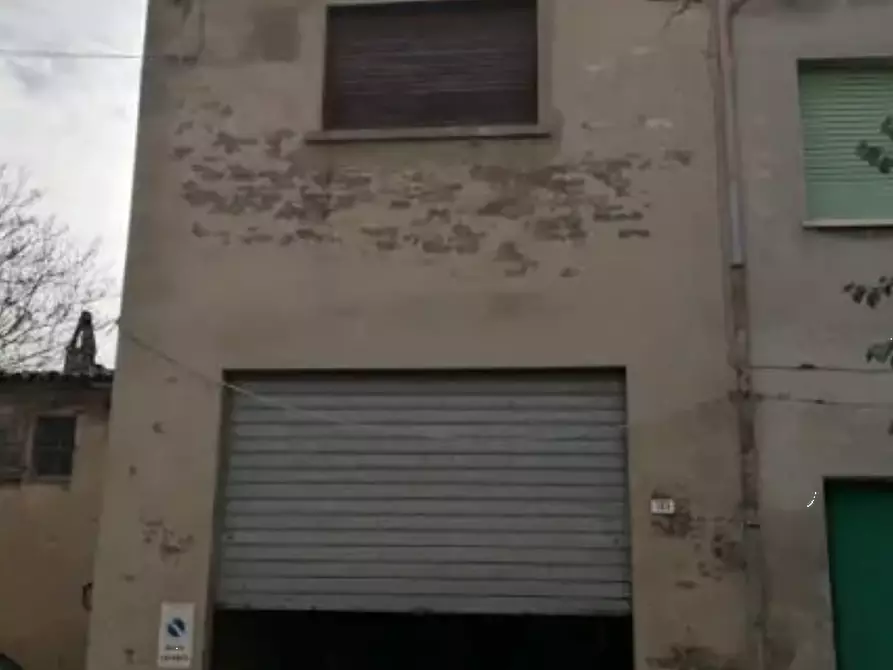 locale di sgombero in vendita a Terre Roveresche in zona San Giorgio di Pesaro
