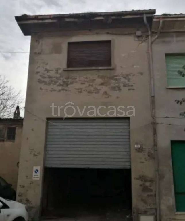 locale di sgombero in vendita a Terre Roveresche in zona San Giorgio di Pesaro