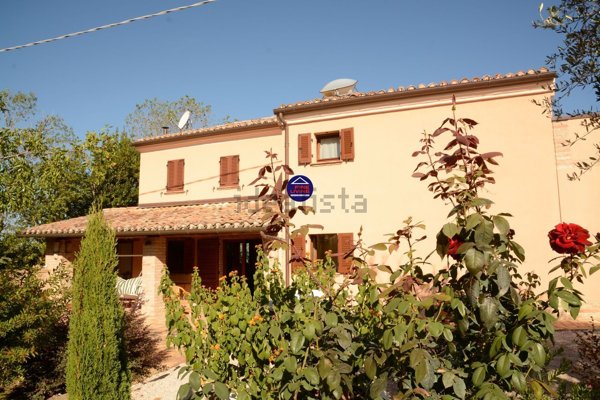 casa indipendente in vendita a Terre Roveresche in zona Barchi