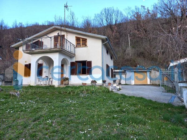 casa indipendente in vendita a Terre Roveresche in zona Piagge