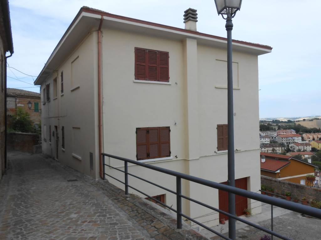 appartamento in vendita a Terre Roveresche in zona Orciano di Pesaro