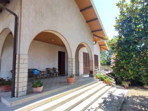 casa indipendente in vendita a Terre Roveresche in zona Cerbara