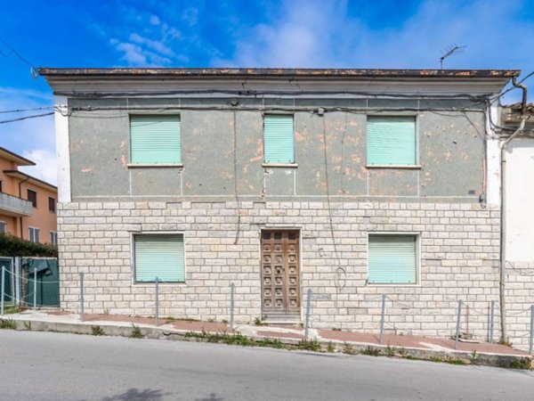 casa indipendente in vendita a Terre Roveresche in zona San Giorgio di Pesaro
