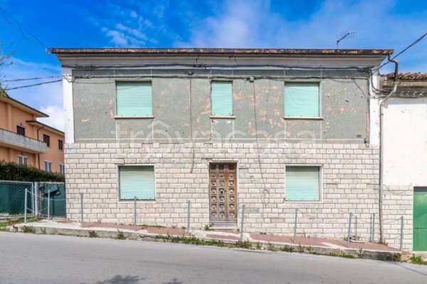 casa indipendente in vendita a Terre Roveresche