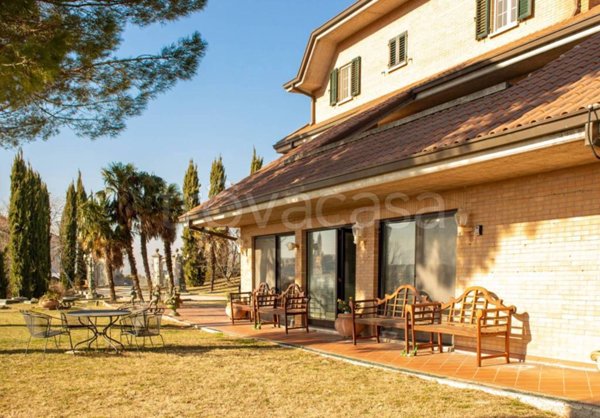 casa indipendente in vendita a Terre Roveresche in zona Orciano di Pesaro