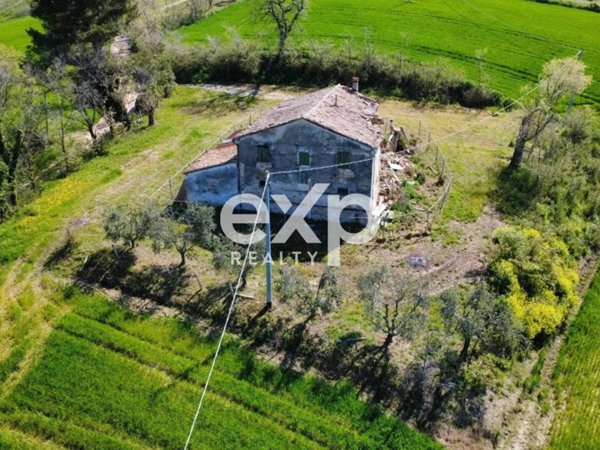 casa indipendente in vendita a Terre Roveresche