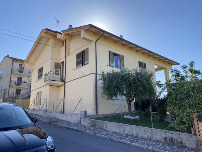 casa indipendente in vendita a Terre Roveresche