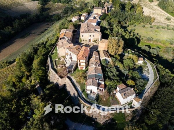 appartamento in vendita a Terre Roveresche in zona Montebello